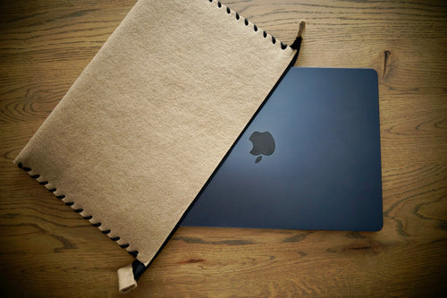 MacBook Case ZIP "with string" (Cappuccino&Black)