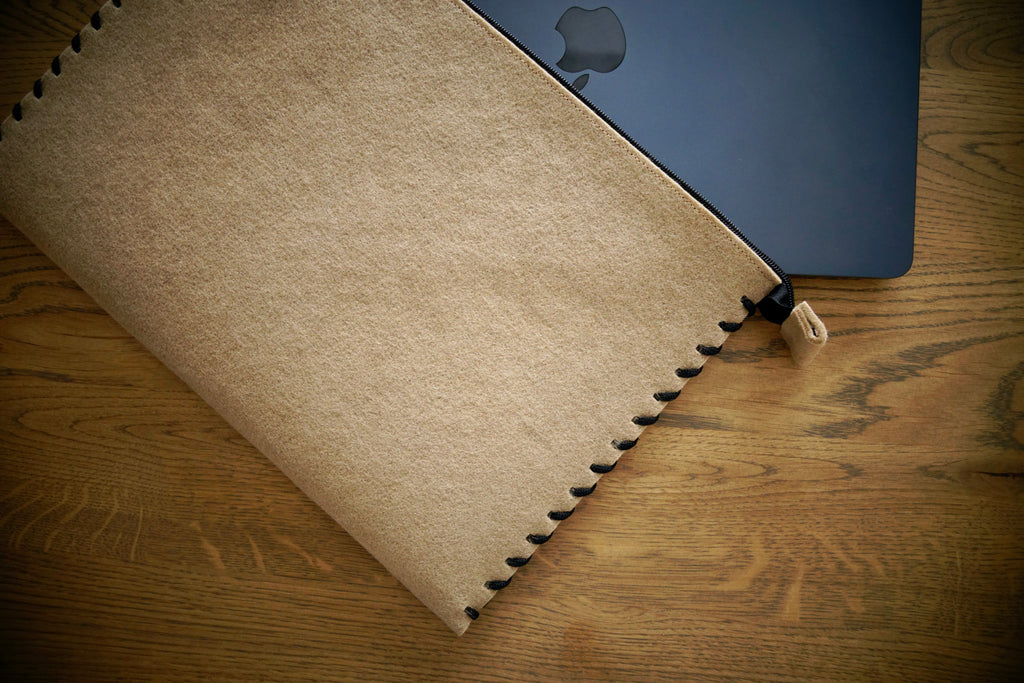 MacBook Case ZIP "with string" (Cappuccino&Black)