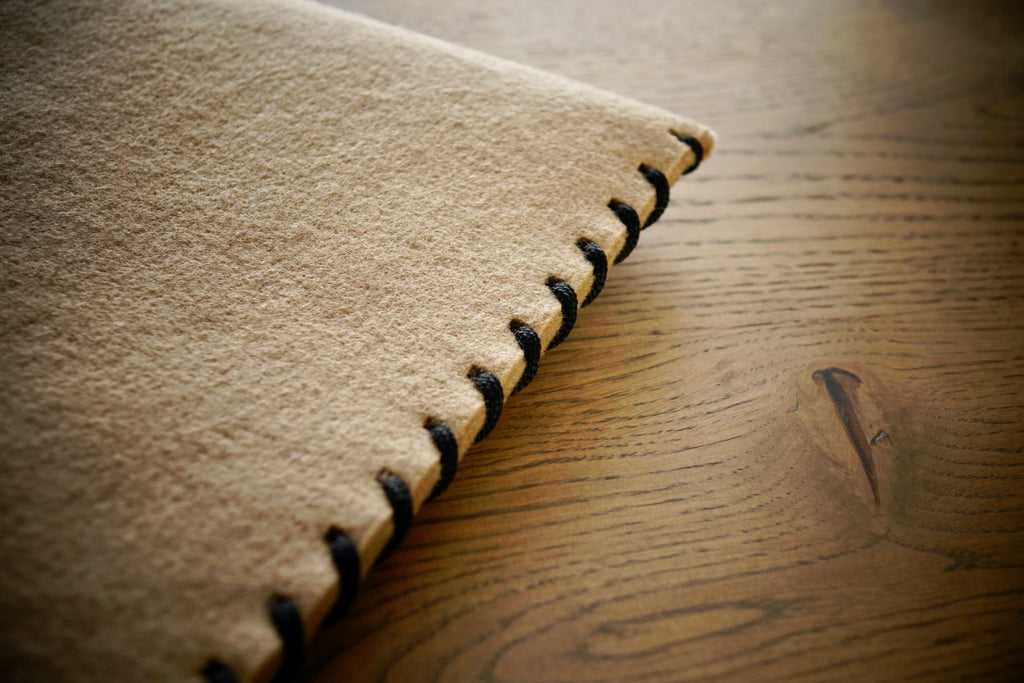 MacBook Case ZIP "with string" (Cappuccino&Black)