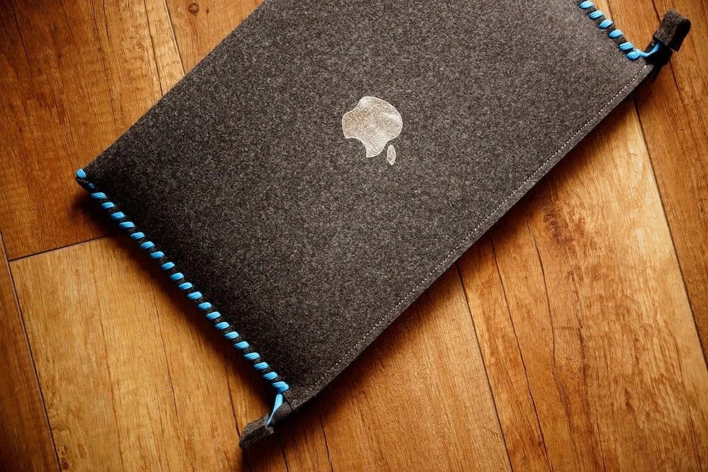 MacBook Case ZIP "with string" (Black&Blue)
