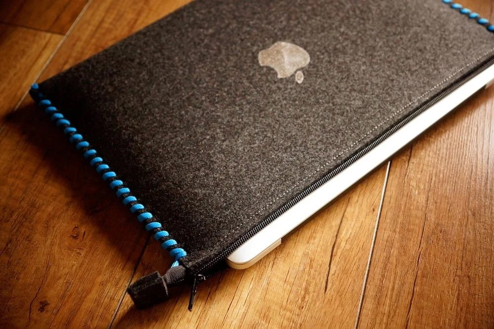 MacBook Case ZIP "with string" (Black&Blue)