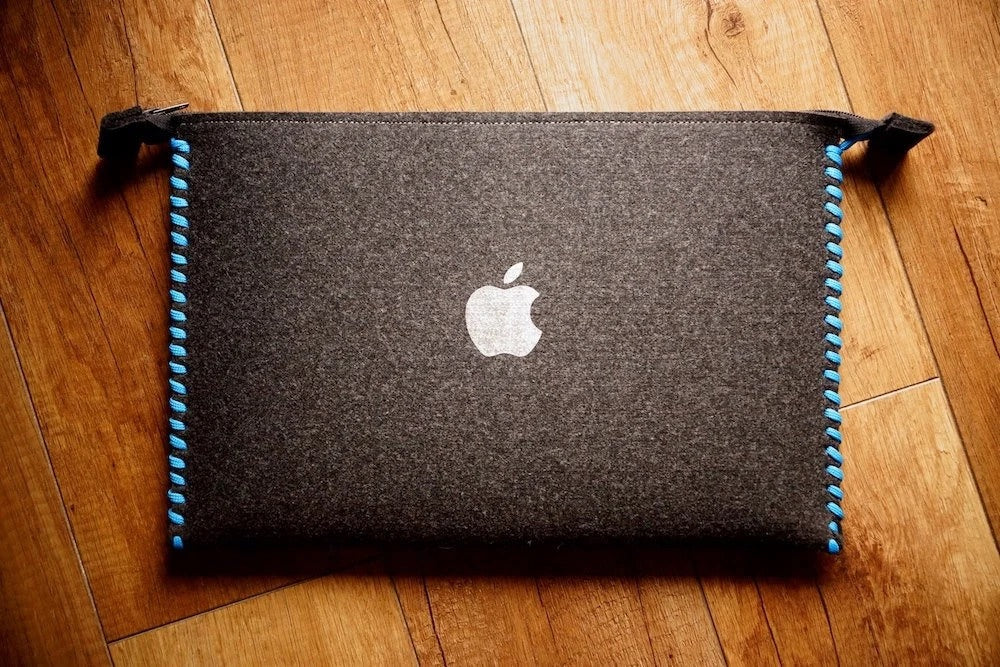 MacBook Case ZIP "with string" (Black&Blue)